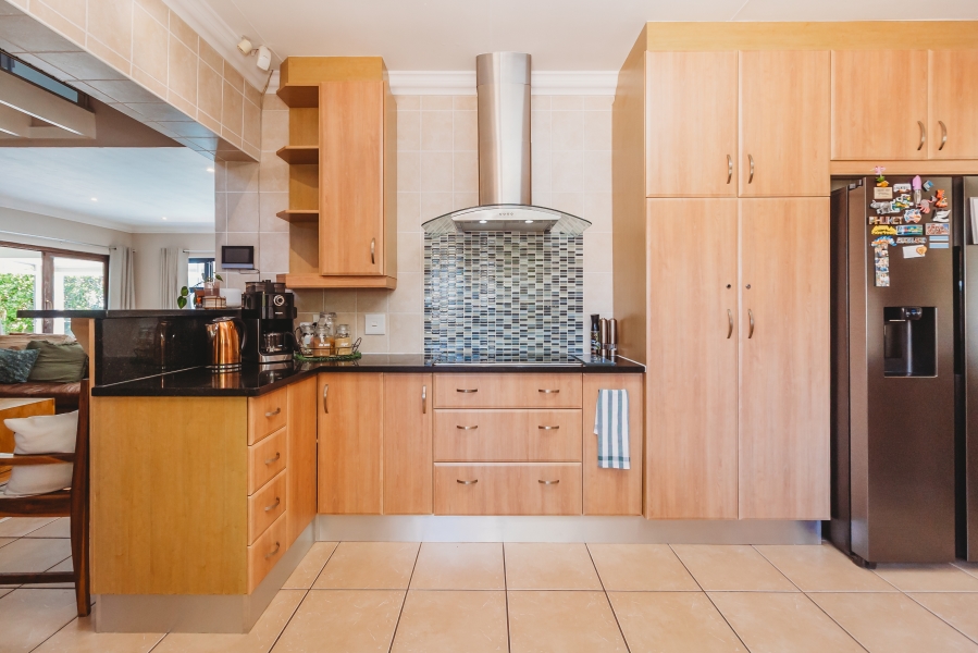 5 Bedroom Property for Sale in Panorama Western Cape